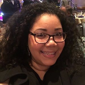 Meet your Posher, Nicole